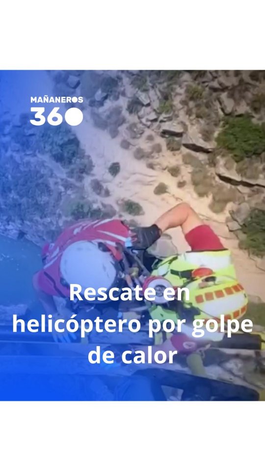 Bomberos rescatan en helicóptero a dos senderistas con golpe de calor en Chulilla