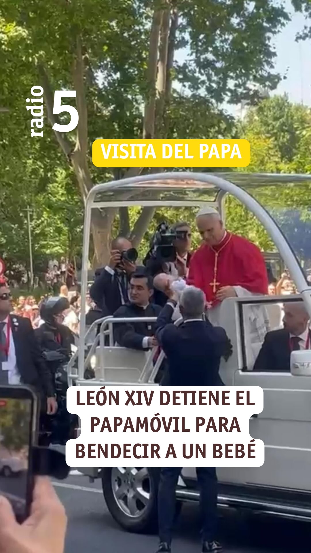 Bienvenidos a la ciudad abre el video con un saludo entusiasta