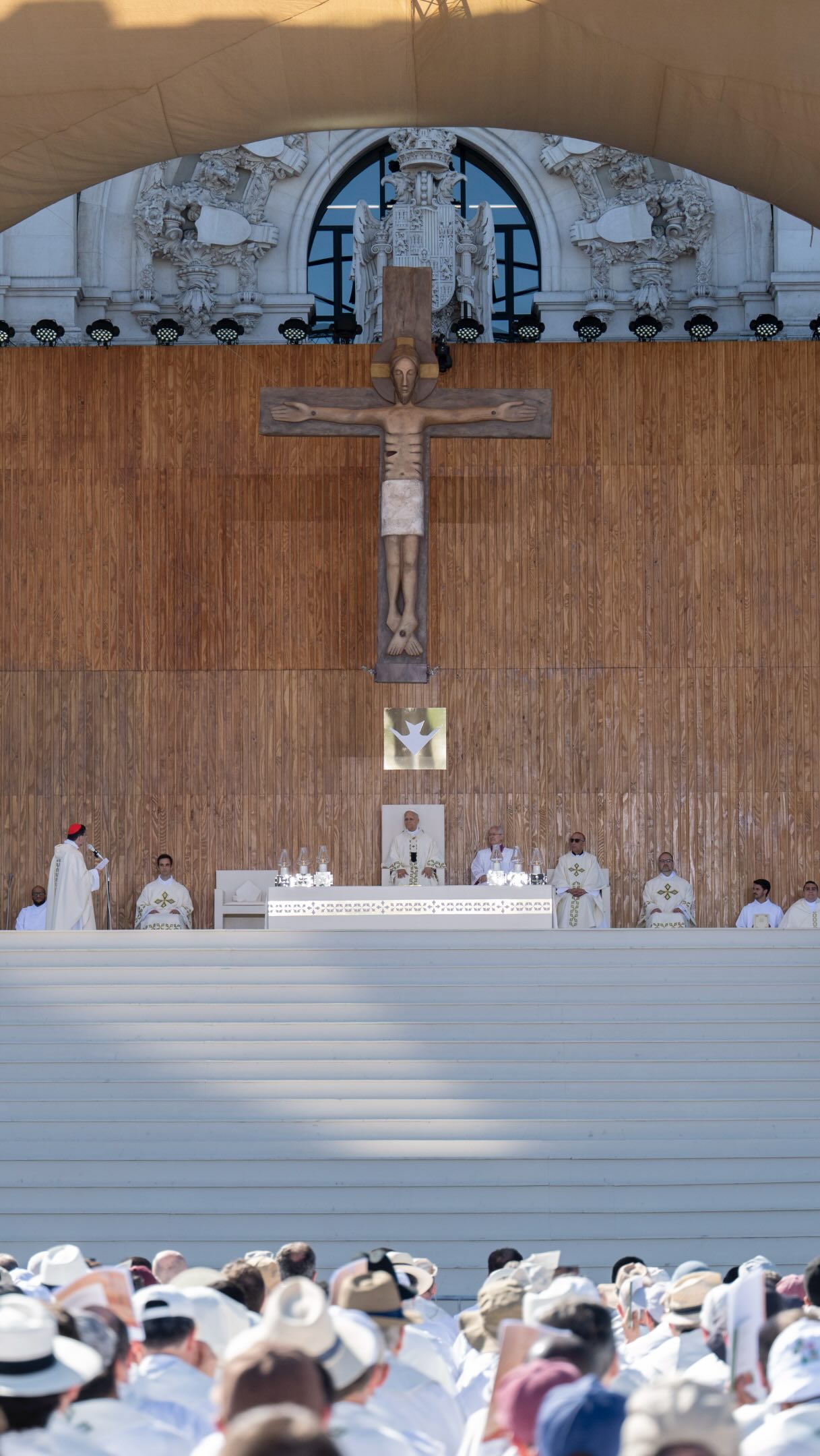 El Padre Nuestro concluye pidiendo paz y protección ante la venida de Cristo