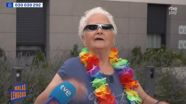 Abuelos de residencia conquistan las redes recreando videoclips virales
