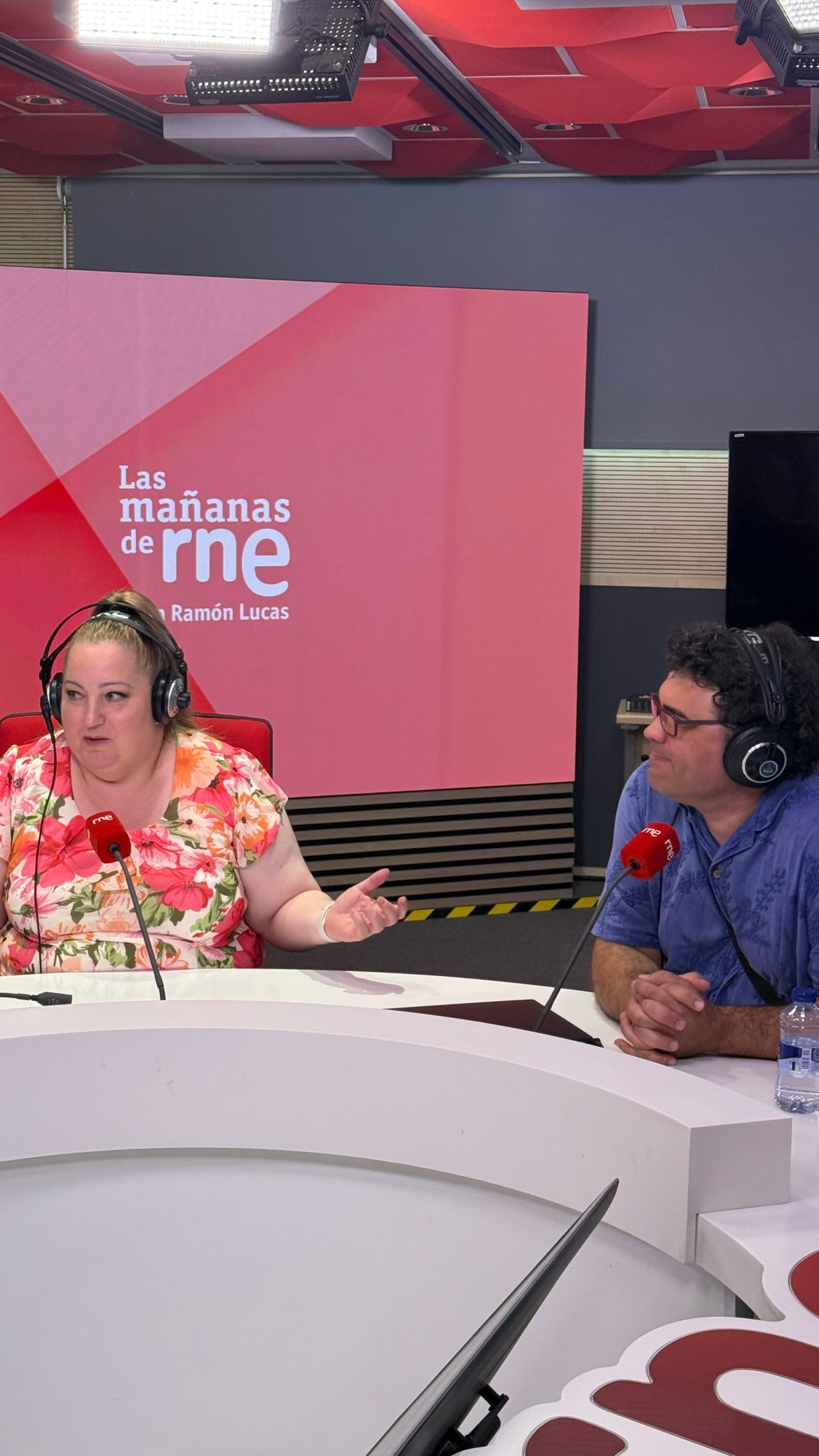 Voces desnudas en la zarzuela: el esfuerzo de cantar sin micrófonos contra 20 músicos