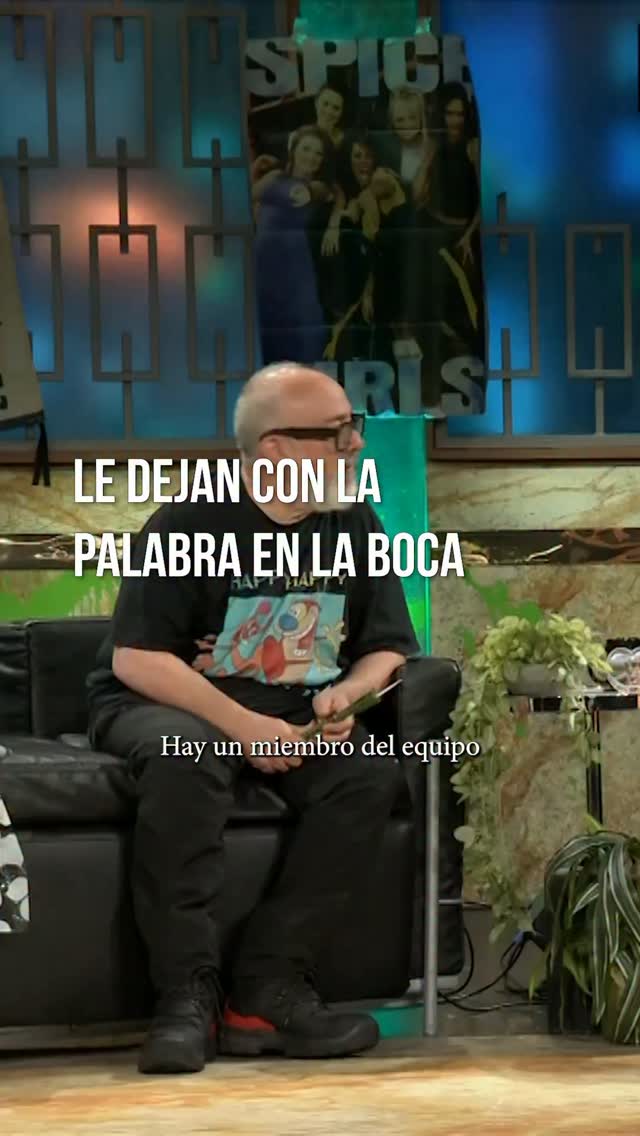 Alex de la Iglesia desvela cómo se le ocurren sus películas en plena entrevista