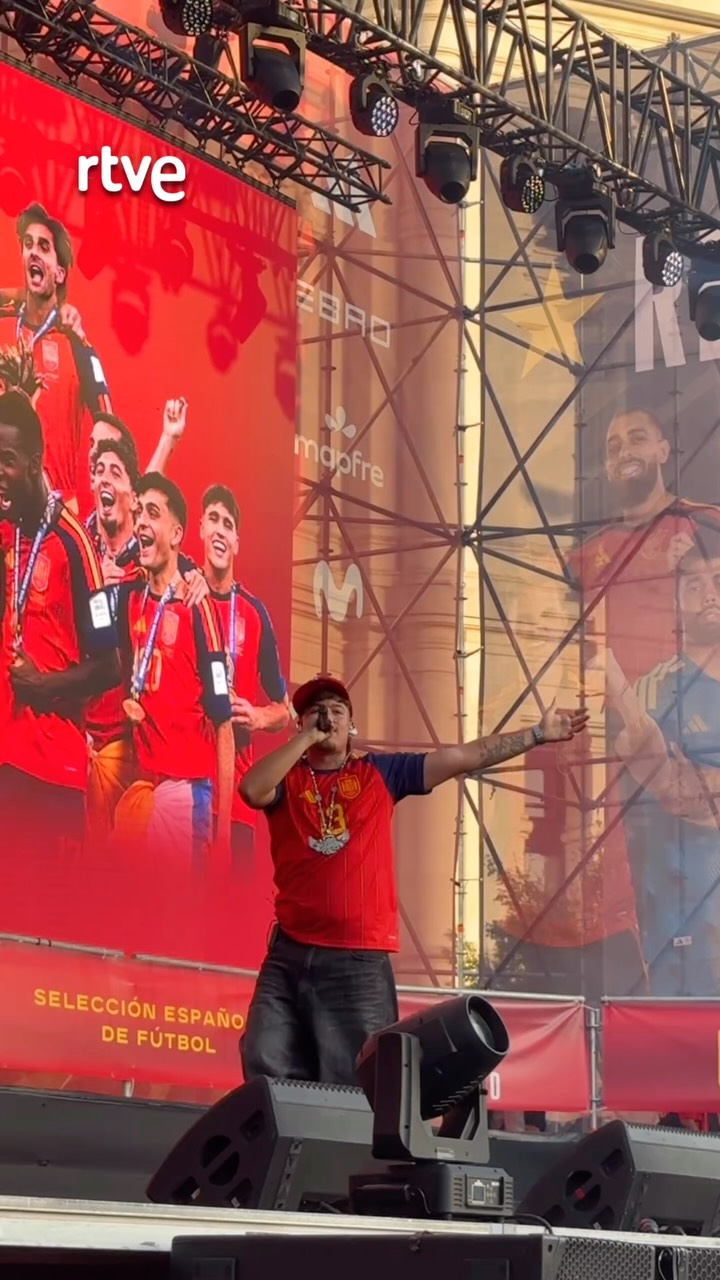 Hinchas del mundo proclaman sus dos estrellas y ganas de pasarlo bien
