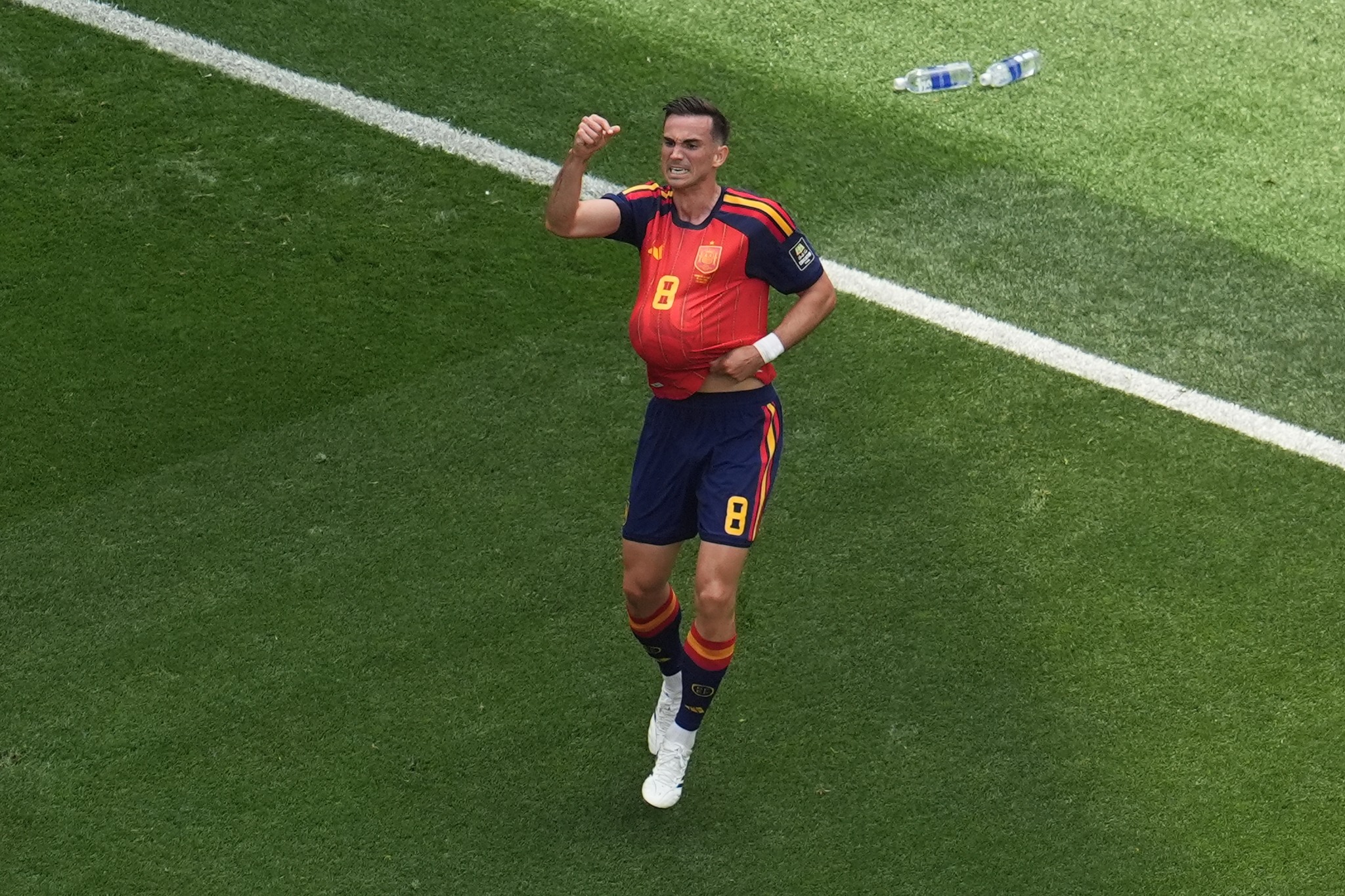Gol de Fabián para España tras centro de Pedro Porro