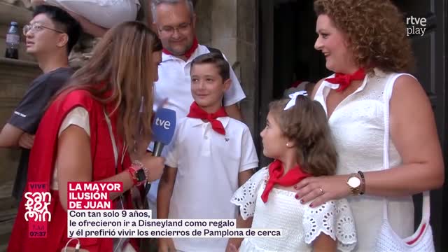 Un niño elige San Fermín en vez de Disney para su comunión