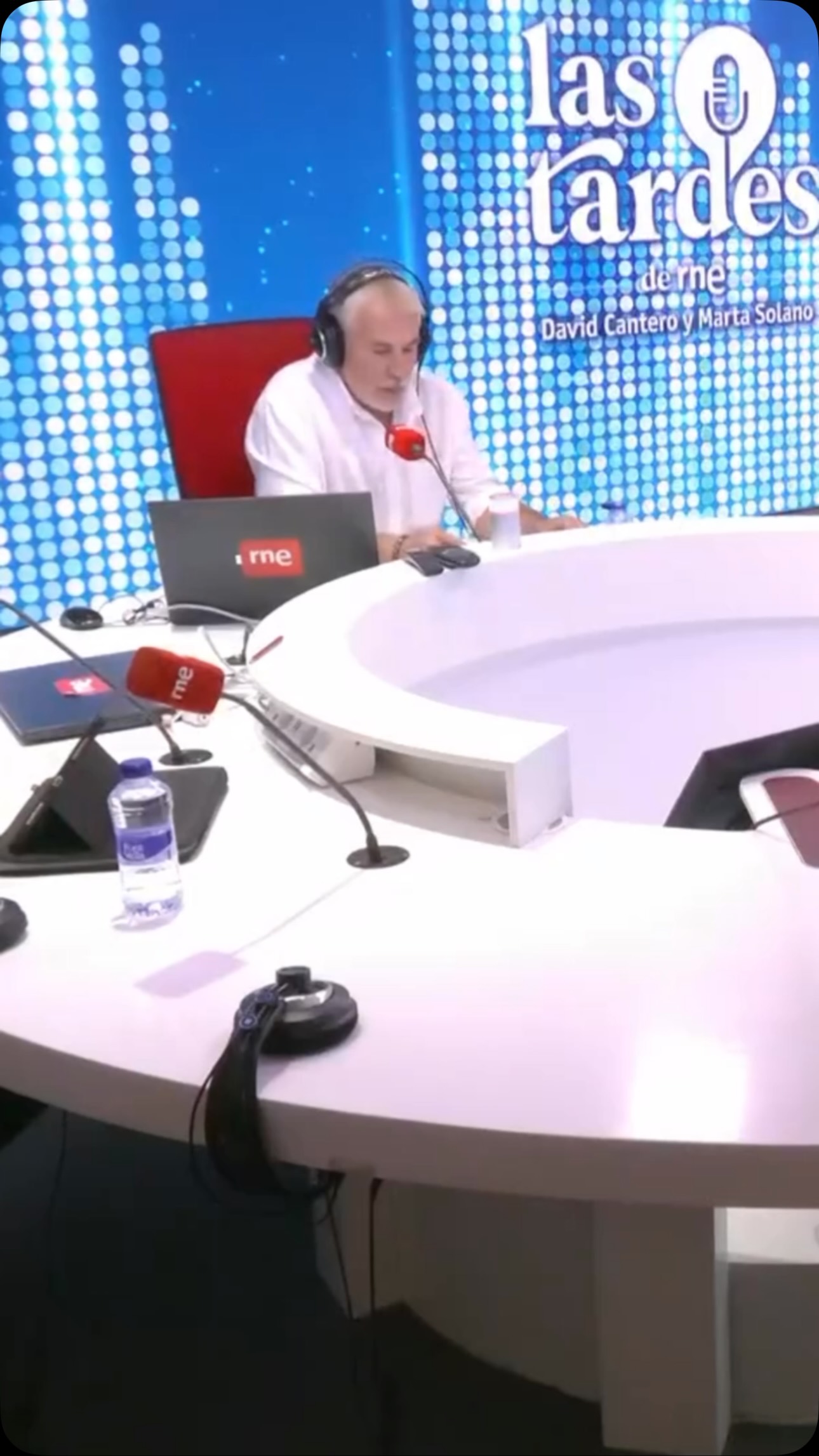 David Cantero cierra la temporada de Las Tardes en Radio Nacional con mensaje de amor y democracia