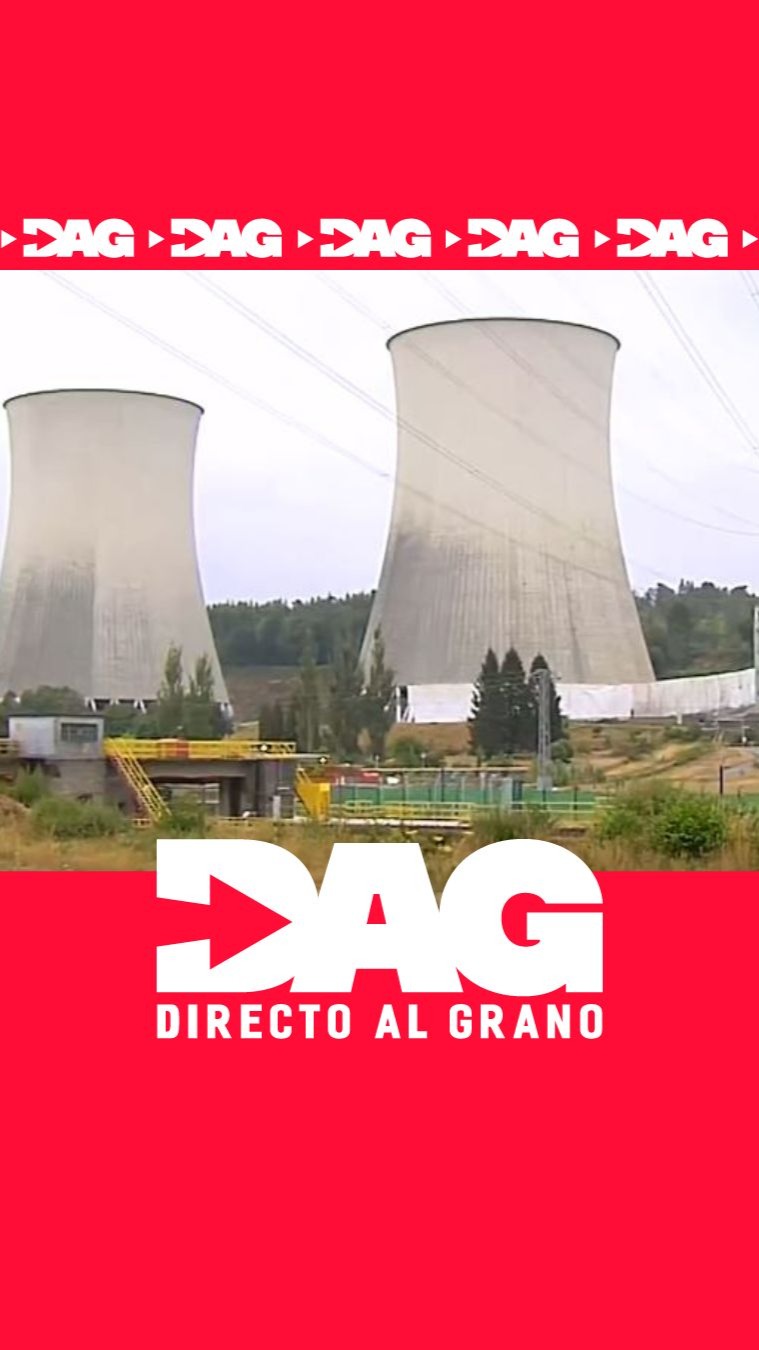 El desmantelamiento de las chimeneas de As Pontes marca el fin de una era