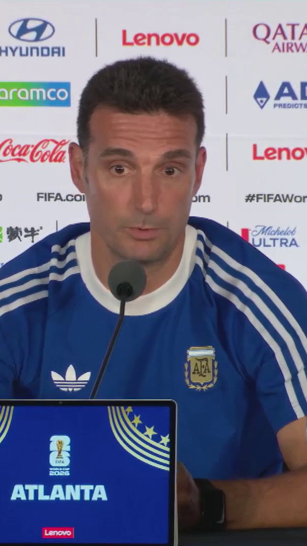 Luis celebra el merecido éxito de un gran colaborador en la selección