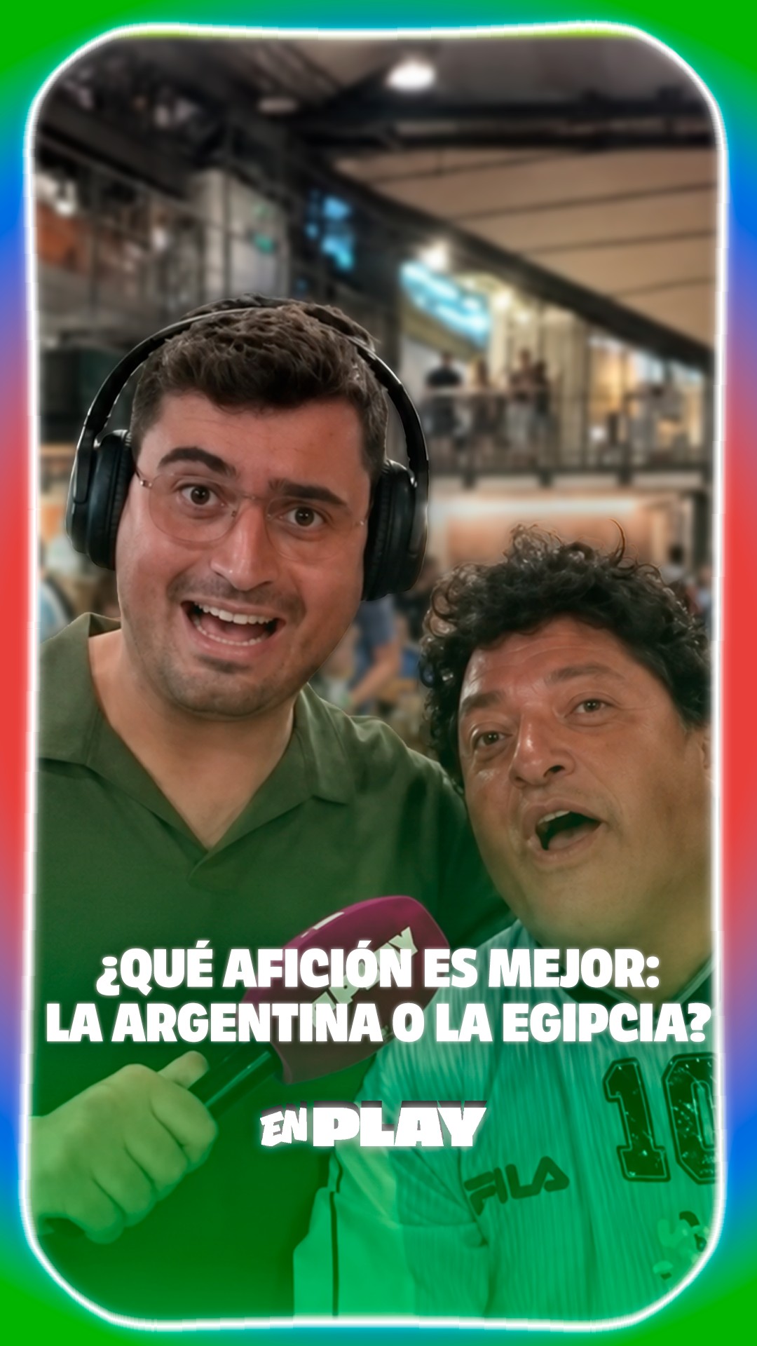 El doble de Maradona anima el partido con cantos y frases del Diego