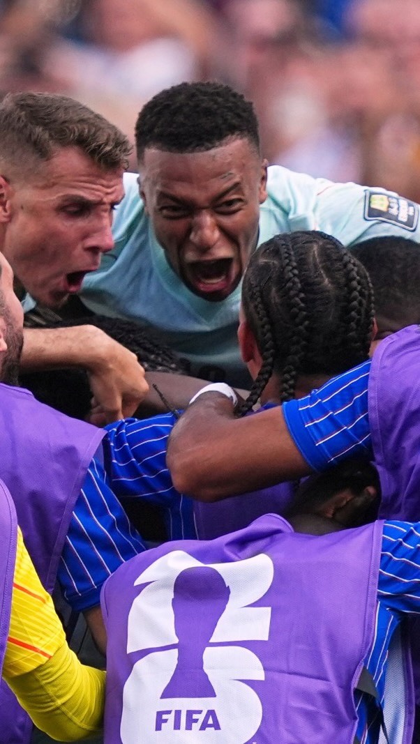 Dembélé marca el segundo gol de Francia con un disparo elegante