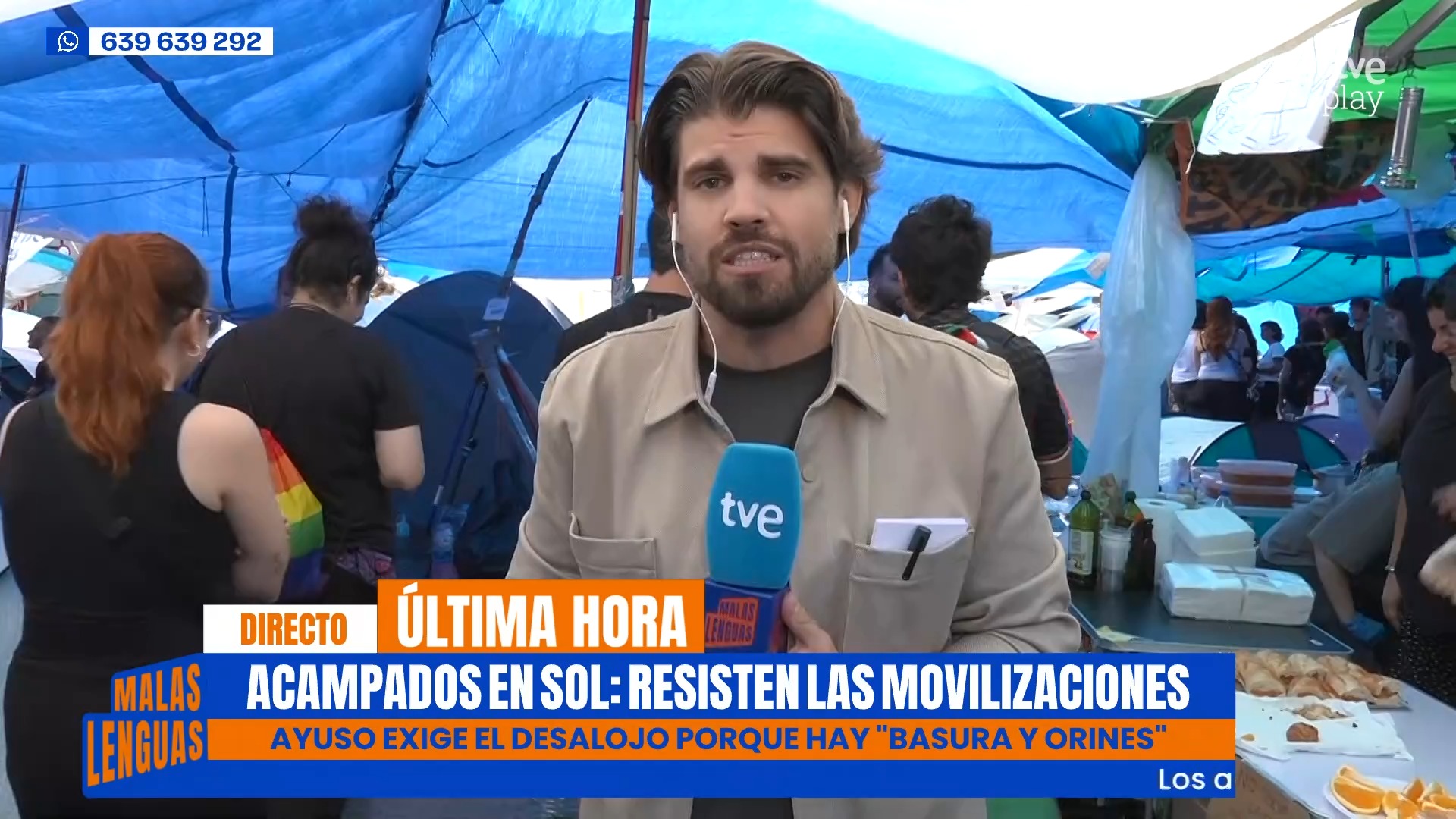 Acampadas en Puerta del Sol continúan a la espera de la votación sobre vivienda
