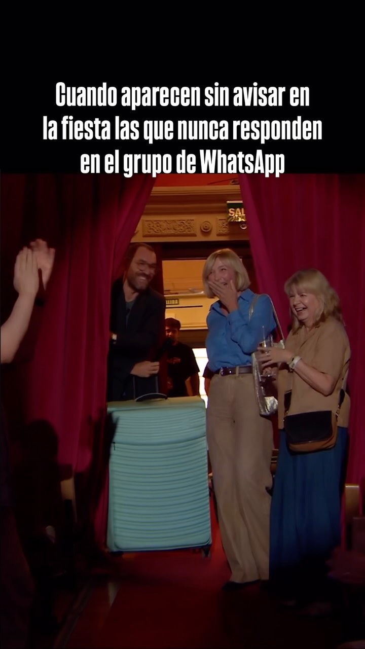 El público estalla en aplausos con gritos de bravo y elegancia