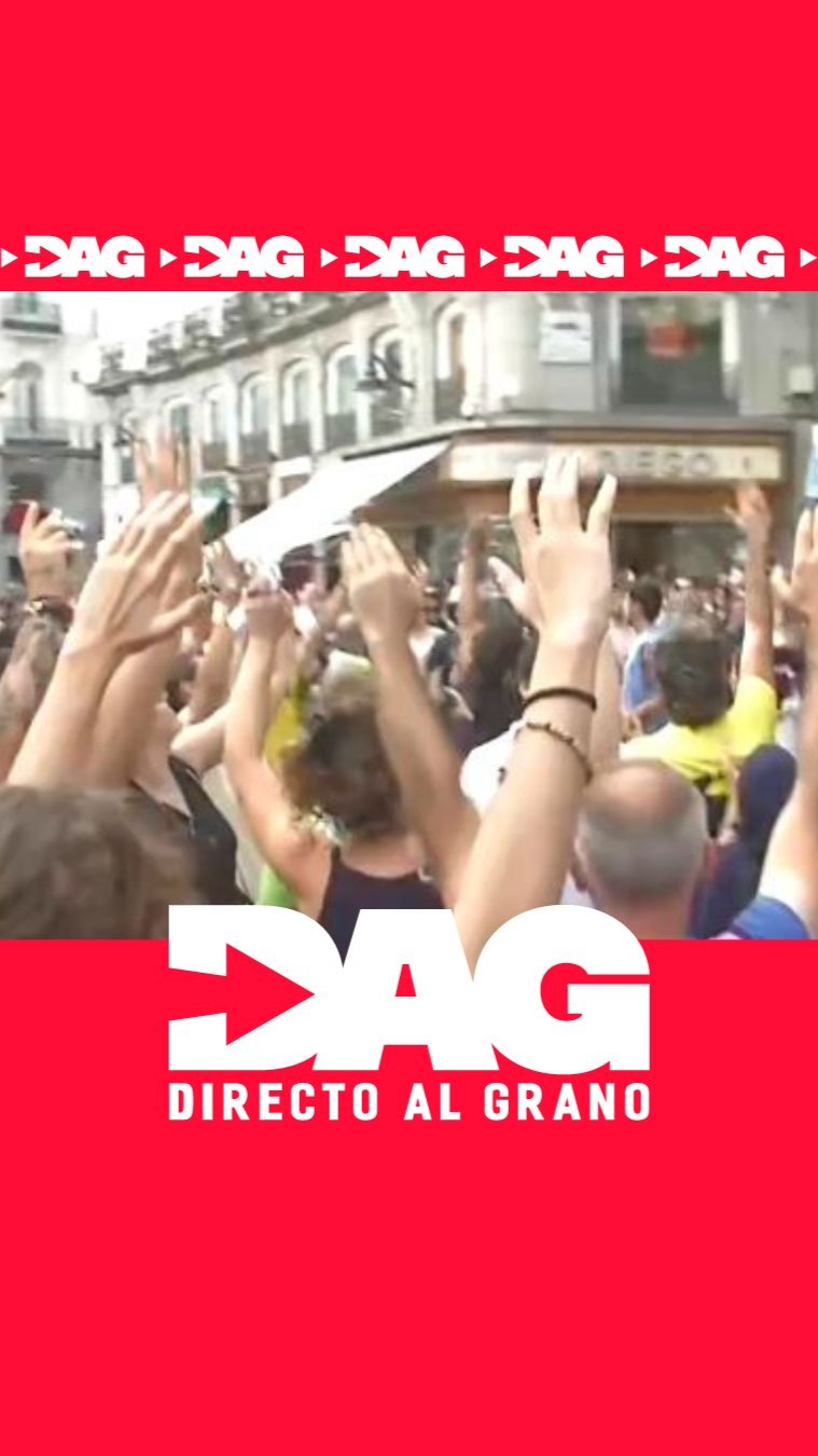 Antifascistas expulsan agitadores de la Puerta del Sol al llegar la policía