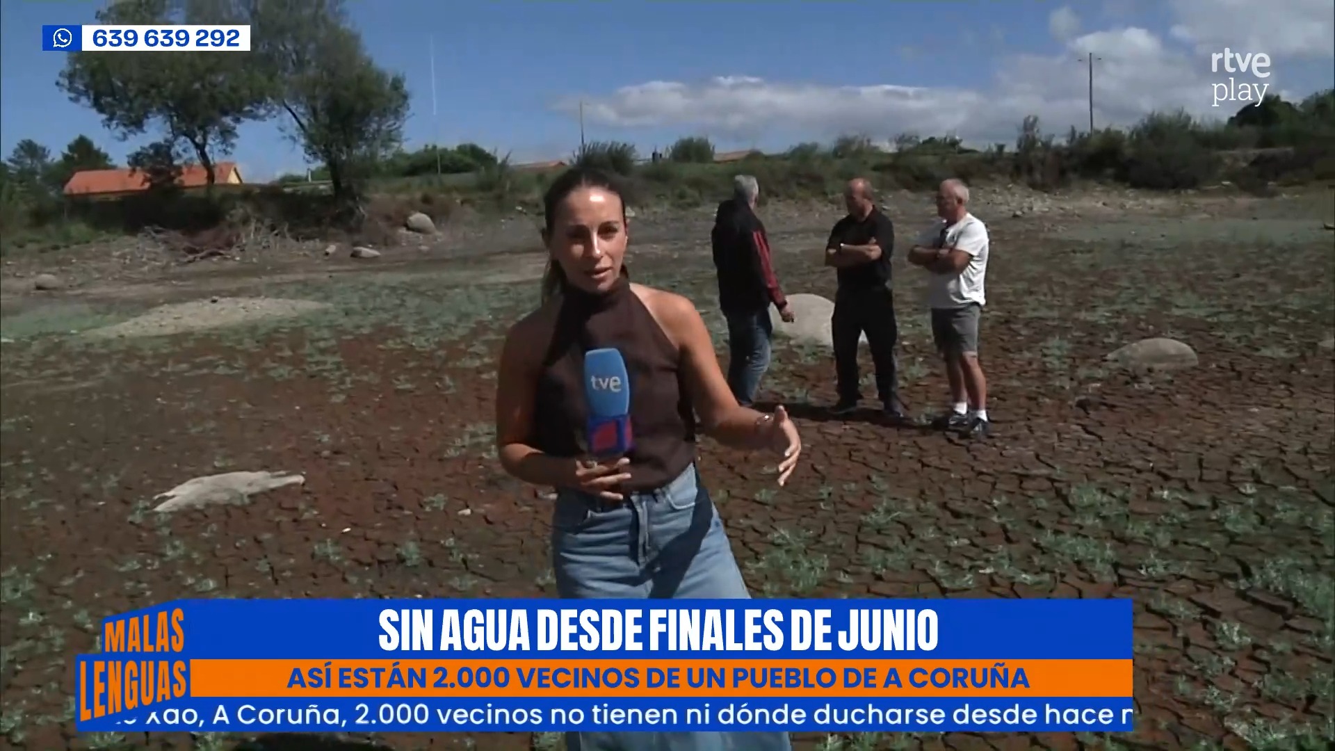 Vecinos de Montesal se duchan en la piscina por falta de agua desde junio