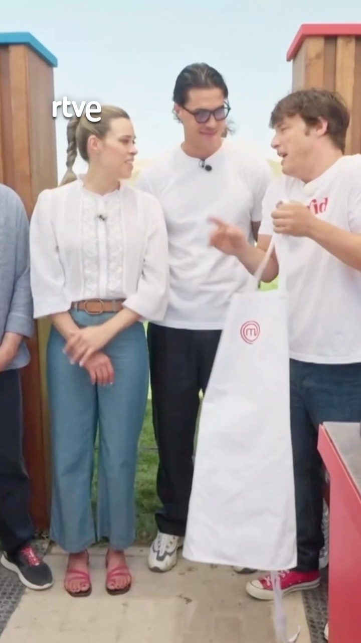 Anabel se une a Carlos en Quedaremos para cocinar arroz con carne y verdura