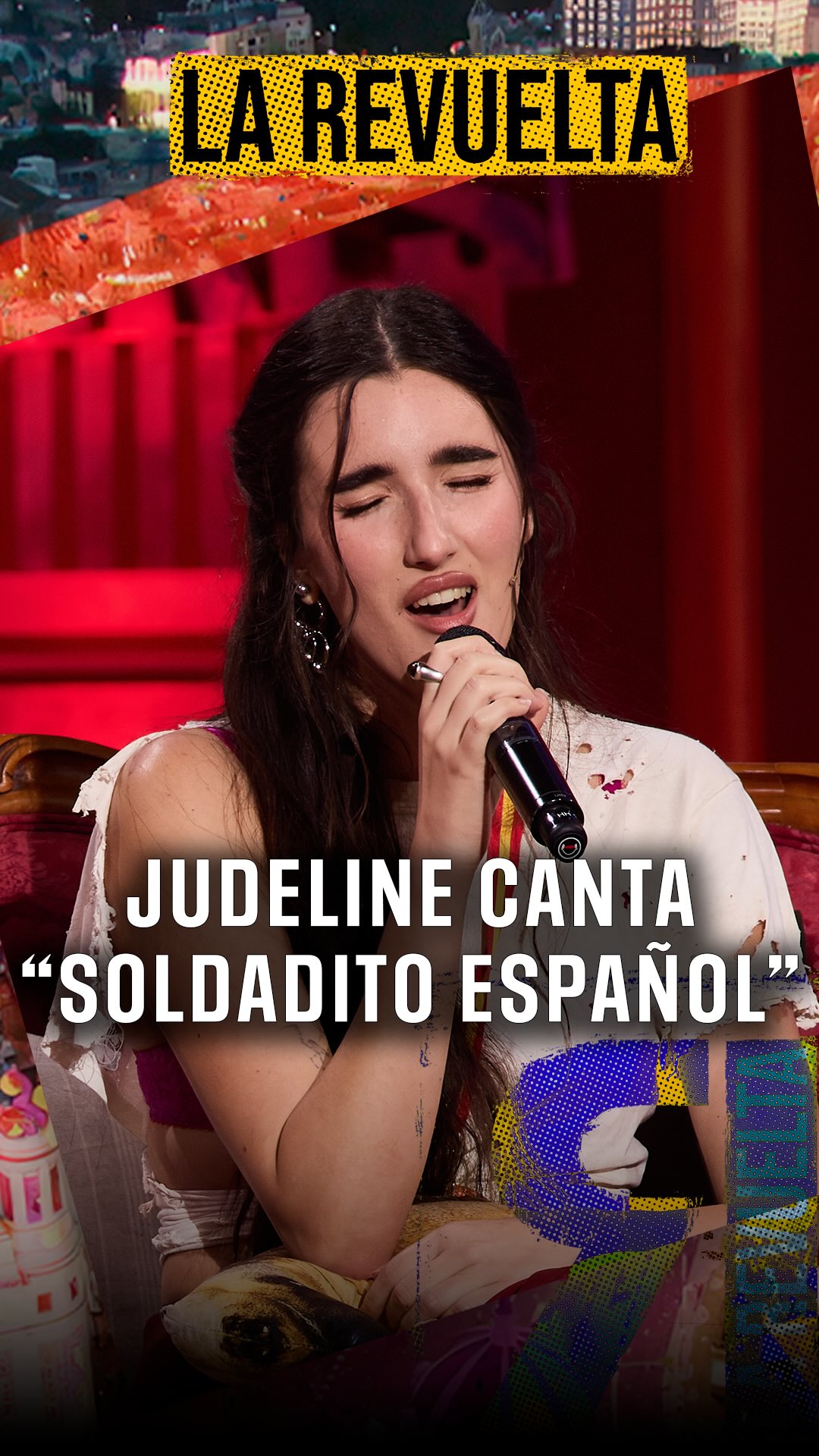 Soldadito español emociona con su canto valiente en directo