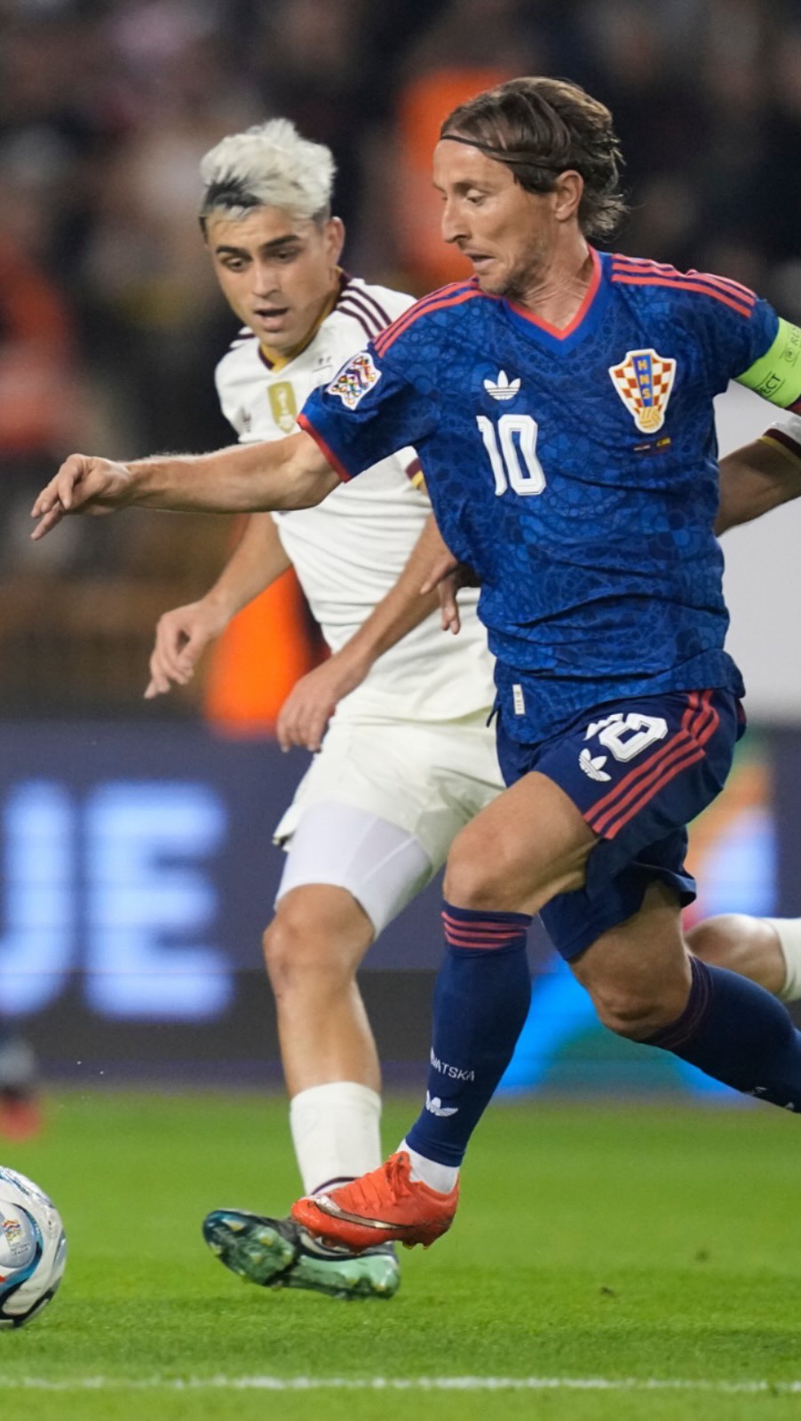 Modric marca el segundo gol tras regatear a Pedri en el área