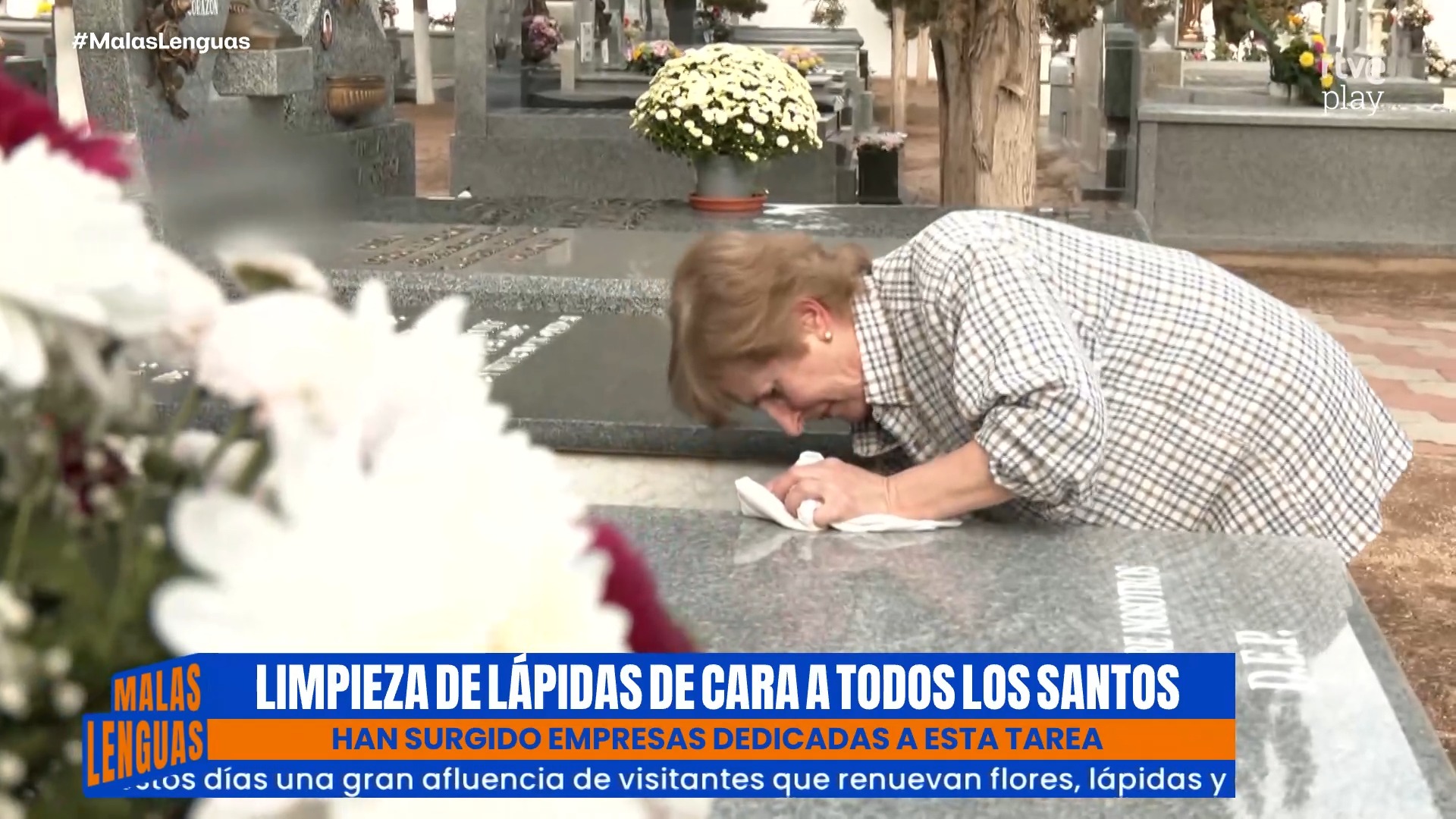 El Día de Todos los Santos llena de flores las floristerías y las tumbas