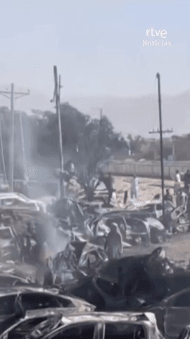 Al menos 29 personas han mu3rto y 103 han resultado heridas este domingo en el suroeste de Pakist�n como consecuencia de la explosi�n de una b0mba que ha hecho descarrilar un tren de pasajeros en la provincia de Baluchist�n, escenario desde hace a�os de un vi0lento conflicto separatista.
