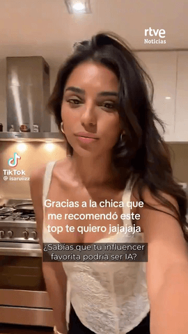 Tres perfiles falsos de mujeres influencers creadas con inteligencia artificial han estado vendiendo productos de belleza, ropa o suplementos alimenticios a trav�s de v�deos y fotos en TikTok Shop sin avisar de que sus protagonistas no son reales y sin etiquetar sus contenidos como artificiales.
