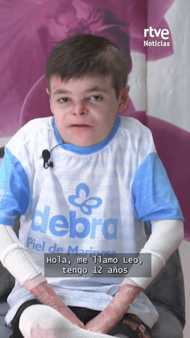  Leo Garc�a es un joven sevillano de 12 a�os que padece epiderm�lisis bullosa distr�fica, una enfermedad gen�tica rara y sin cura, conocida como 