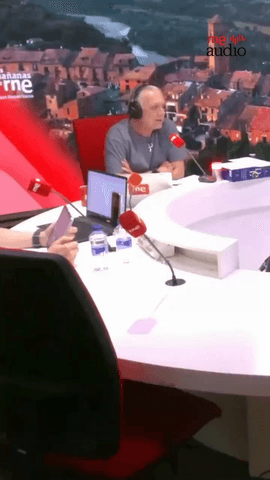 Es blanco, se fr�e y no lo pone la gallina 