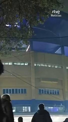 En Argentina, los padres que no paguen la pensi�n alimenticia de sus hijos no pueden acceder a los campos de futbol.