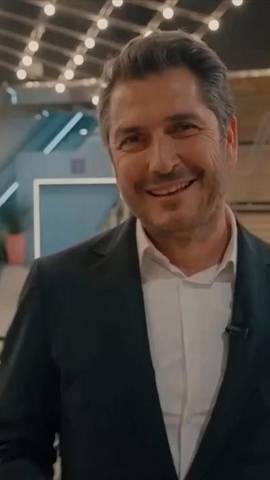 Los Javis, premio a la mejor direcci�n en el Festival de Cannes por 'La bola negra'.
