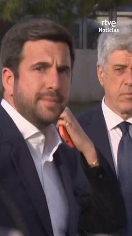  Enrique Riquelme formaliza su intenci�n de presentarse a las elecciones del Real Madrid.