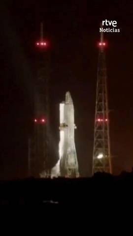  Un cohete New Glenn de Blue Origin ha explotado en la plataforma de lanzamiento durante una prueba realizada el jueves, lo que supone un rev�s para la empresa espacial de Jeff Bezos en su intento de alcanzar a SpaceX, de Elon Musk.