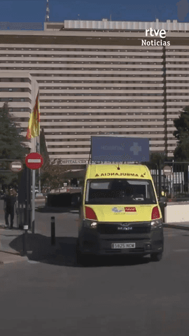  El segundo caso positivo de hantavirus en Espa�a ha pasado su primera noche aislado en el Hospital G�mez Ulla.
