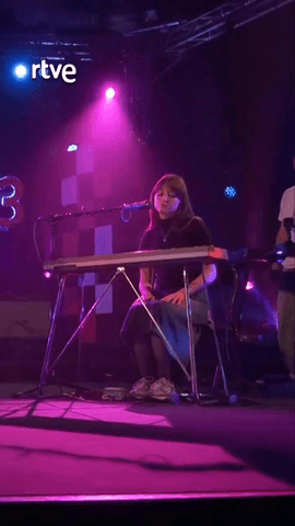 ’Julia amor’ (@__juliamor ) nace en plena pandemia debutando con su LP: ‘Lo que pensé que era el amor’