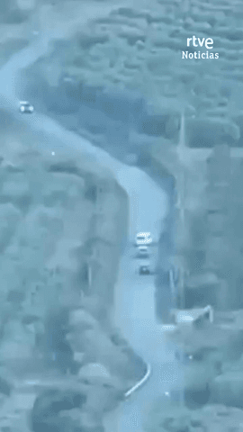 Este es el momento en que la Polic�a Nacional y Vigilancia Aduanera desmantela en Huelva una red de apoyo a las n4rcolanchas que transportan dr0ga desde Marruecos.
