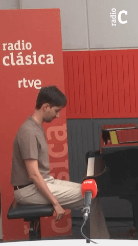  En Andante con moto recibimos al pianista Pascual Encarnaci�n (@pascualdelucia).