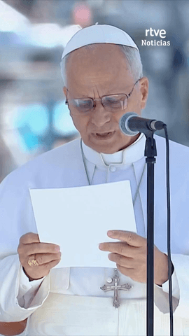 El papa visita el muelle de Arguinegu�n para poner el foco en los migrantes: 