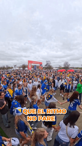La afici�n de Bosnia y Herzegovina sintiendo los colores
