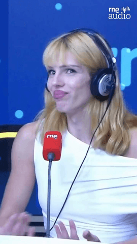 Una de las creadoras m�s singulares y provocativas del panorama cultural, Samantha Hudson (@badbixsamantha), ha visitado @elultimotrenrne.