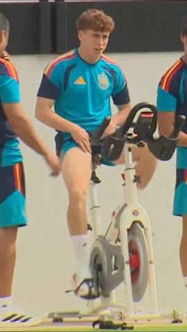  V�ctor Mu�oz ha vuelto a ejercitarse al margen de sus compa�eros en el �ltimo entrenamiento previo al segundo partido de la @SEFutbol en el Mundial.