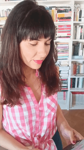  Esta semana, en ‘La Estación Azul’, conducido por @choralinaalba, alzamos la vista al cielo animados por “Nodo norte”, el nuevo poemario de Raquel Vázquez (@raquelvqz), que ha aprovechado las posibilidades creativas de la astrología para describir un proceso de transformación personal.