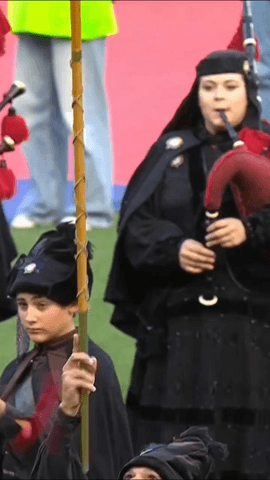  ¡Así ha sonado el himno de España interpretado por la Real Banda de Gaitas de la Diputación de Ourense!