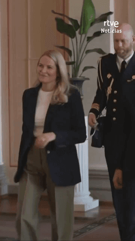 La Casa Real noruega ha anunciado que la princesa Mette-Marit, de 52 a�os, est� en la lista de espera para recibir un trasplante de pulm�n a causa de la fibrosis pulmonar que le fue diagnosticada hace 8 a�os.