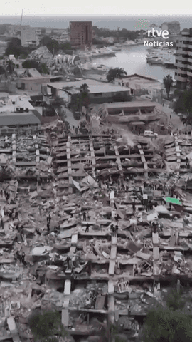  Exteriores eleva a 18 los espa�oles fallecidos en los terremotos en Venezuela, mientras que otros 12 han sido localizados bajo los escombros.