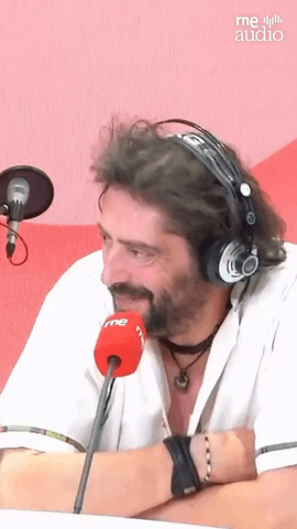 Mario San Rom�n visita @lasmananasrne para hablar del concierto solidario que se celebrar� el 28 de junio en San Mart�n de la Vega.
