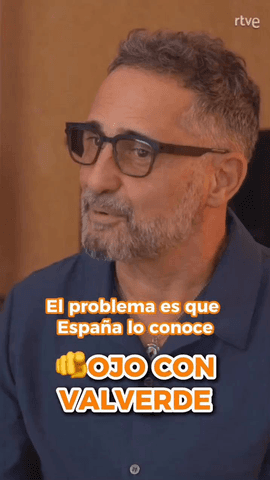  Charrúa y futbolero, Jorge Drexler ha colaborado en una nueva versión de “Cielo de un solo color” (un tema original de No Te Va A Gustar), la canción que suena en los estadios del Mundial cuando Uruguay marca un gol.