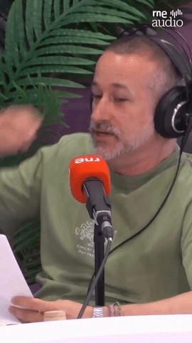 “Balón para Rodri, lo pasa Pedri, lo pide Porro”.