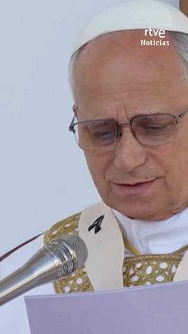  El papa Le�n XIV hace un llamamiento a la paz durante su homil�a en el estadio de Gran Canaria.
