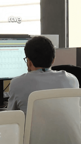 En ‘Aquí hay trabajo’ explican los beneficios de la implantación de la jornada intensiva de trabajo en las empresas durante los meses de verano.