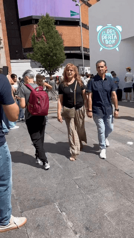  Termina la semana al ritmo de @carlosqueopinan con 'Mil Campanas' 