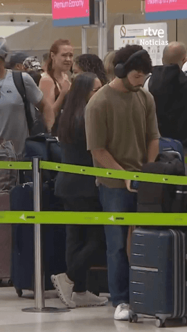 Viajar con una mochila o un bolso no tendr� ning�n coste, pero las aerol�neas podr�n cobrar la maleta de mano.