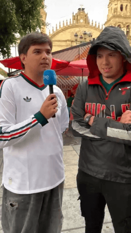 Muchos jugadores mexicanos han dejado su huella en la liga española a lo largo de la historia.